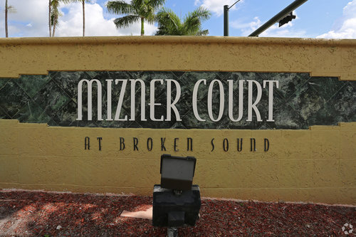 mizner court sign